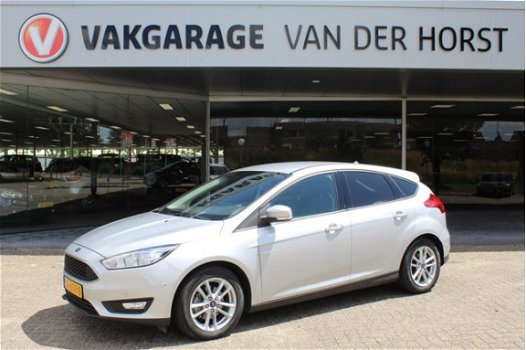 Ford Focus - 1.0 TITANIUM, vol opties zeer luxe Navigatie, Cruise control, climate control - 1