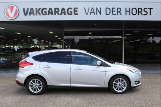 Ford Focus - 1.0 TITANIUM, vol opties zeer luxe Navigatie, Cruise control, climate control - 1