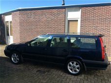 Volvo V70 - XC 2.5 T AWD Luxury AUTOMAAT APK STOELVERWARMING YOUNGTIMER
