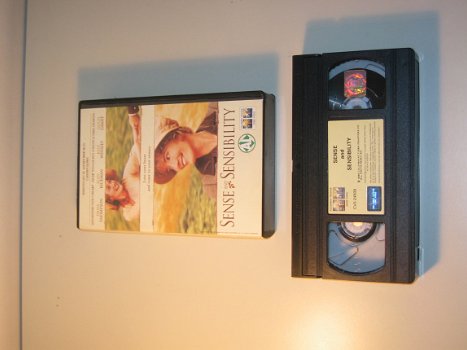 VHS Sense And Sensibility - Emma Thompson & Alan Rickman & Kate Winslet & Hugh Grant - 1