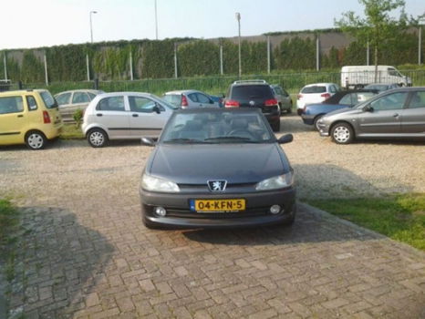 Peugeot 306 Cabriolet - 1.8 automaat zeer lux.s yougtimer - 1