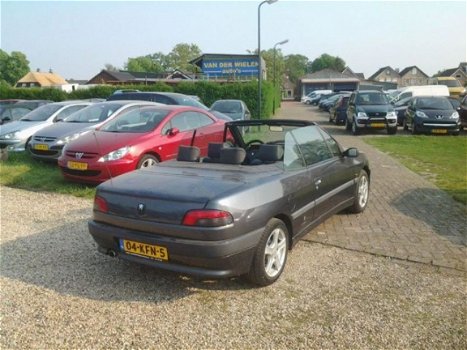 Peugeot 306 Cabriolet - 1.8 automaat zeer lux.s yougtimer - 1