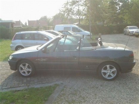 Peugeot 306 Cabriolet - 1.8 automaat zeer lux.s yougtimer - 1