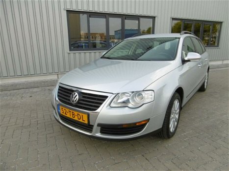 Volkswagen Passat Variant - 2.0 FSI Trendline Airco Navigatie - 1