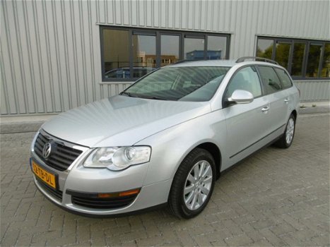 Volkswagen Passat Variant - 2.0 FSI Trendline Airco Navigatie - 1