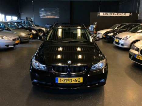 BMW 3-serie Touring - 320i Dynamic Executive Panoramadak Bom Volle Opties 19inch/velgen - 1