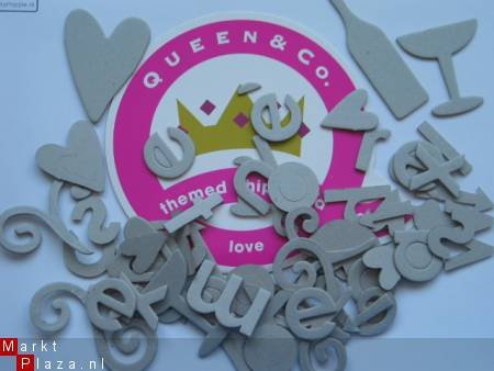 OPRUIMING: queen&co chipboard love - 1