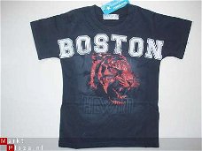 stoer donkerblauw boston shirt in maat 110/116 AFGEPRIJSD