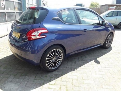 Peugeot 208 - 1.4 VTi Envy - NAVI - AIRCO 17 INCH LM - 1