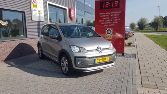 Volkswagen Up! - 1.0 BMT cross up - 1