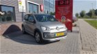 Volkswagen Up! - 1.0 BMT cross up - 1 - Thumbnail