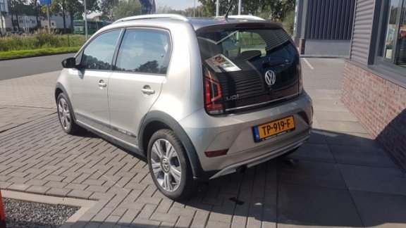 Volkswagen Up! - 1.0 BMT cross up - 1