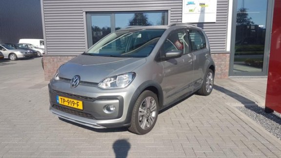 Volkswagen Up! - 1.0 BMT cross up - 1