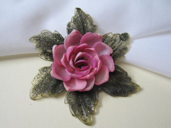 Broche antieke Art Deco lucite bloem met roze schelp 7.0 cm - Afbeelding 2