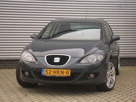 Seat Leon - 1.6 i 16V Sport UP..GROOT NAVI - 1