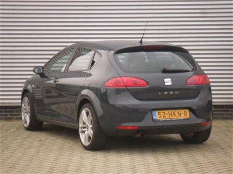 Seat Leon - 1.6 i 16V Sport UP..GROOT NAVI - 1