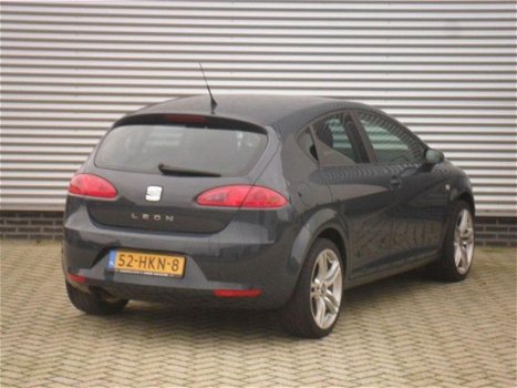 Seat Leon - 1.6 i 16V Sport UP..GROOT NAVI - 1