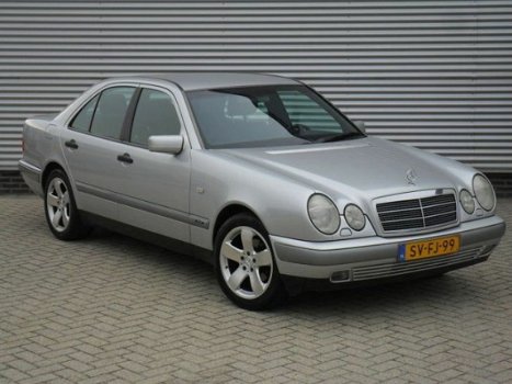 Mercedes-Benz E-klasse - 240E.AIRCO.XENON.YOUNGTIMER - 1