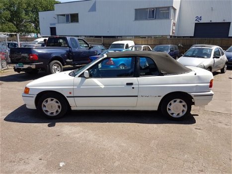 Ford Escort Cabrio - 1.6 XR3 INJ. Schuurvondst Leuke auto voor de liefhebber - 1