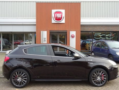 Alfa Romeo Giulietta - 2.0 JTDm 150pk Exclusive QV Line 2e Eig NAVI/LMV()/ALCANTARA/PARKPILOT/ELEK - 1