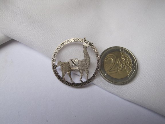 Zilveren broche geciseleerd lama dier 3.0 cm. - Afbeelding 2