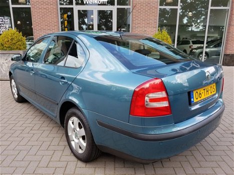 Skoda Octavia - 1.6 Ambiente - 1