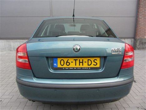 Skoda Octavia - 1.6 Ambiente - 1