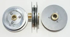 Compleet slagwerkspoor met schuine tanden bus 15 mm.- gat 8 mm. voor Friese staartklok.