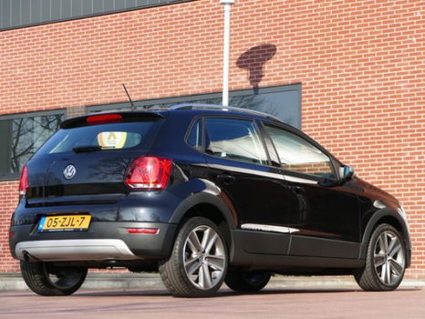 Volkswagen Polo - CrossPolo 90PK, navigatie, LMW 17