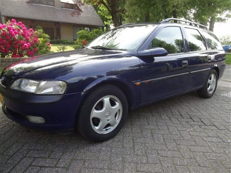 Opel Vectra Wagon - 2.0 DI-16V PEARL - 1