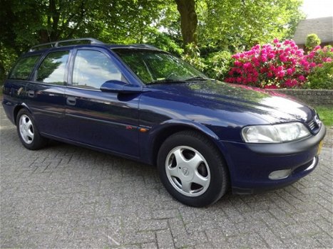 Opel Vectra Wagon - 2.0 DI-16V PEARL - 1