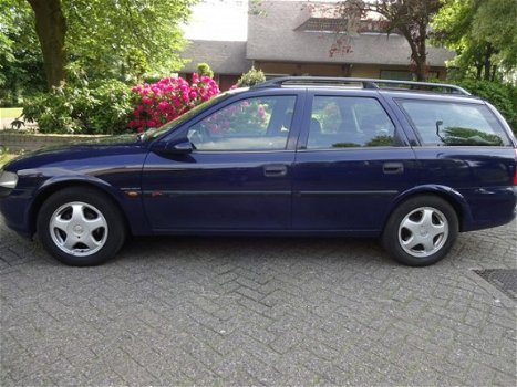 Opel Vectra Wagon - 2.0 DI-16V PEARL - 1