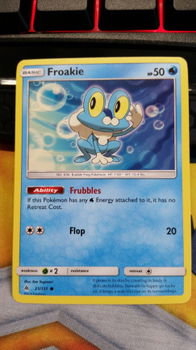 Froakie 21/131 Common S & M Forbidden Light - 1