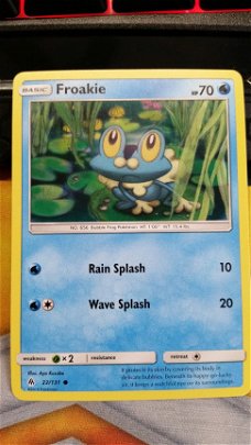 Froakie  22/131  Common S & M Forbidden Light