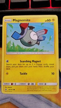 Magnemite 34/131 Common S & M Forbidden Light - 1