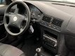 Volkswagen Golf - Clima/Cruise.C/Elek.ramen/1.6-16V Comfortline - 1 - Thumbnail