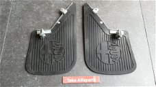 Alfa Romeo Spatlappen 701752 / 701751 / L+R Mudflaps Schmutzfänger Paraspuzzi NOS