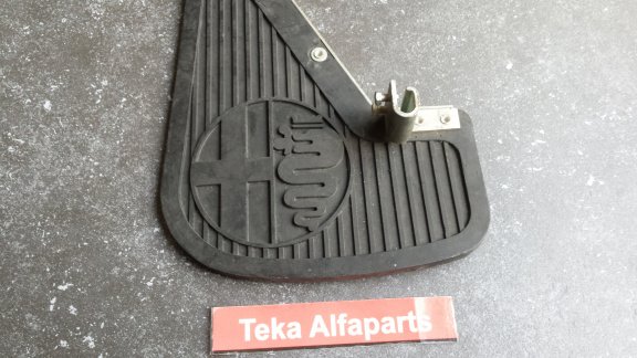 Alfa Romeo Spatlappen 700414 / 700415 / L+R Mudflaps Schmutzfänger Paraspruzzi NOS - 6