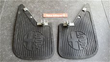 Alfa Romeo Spatlappen 700430 / 700431 / L+R Mudflaps Schmutzfänger Paraspruzzi NOS