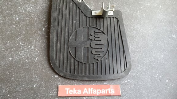 Alfa Romeo Spatlappen 700430 / 700431 / L+R Mudflaps Schmutzfänger Paraspruzzi NOS - 3