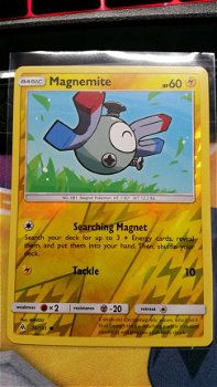 Magnemite 34/131 Common (reverse) S & M Forbidden Light - 1