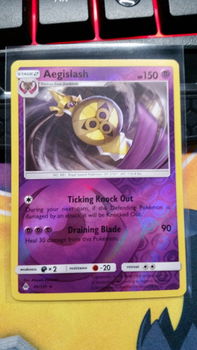 Aegislash 49/131 Rare (reverse) S & M Forbidden Light - 1