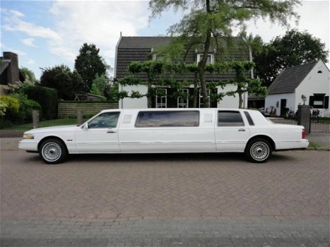 Lincoln Town Car - 4.6 9-persoons limousine, zeer netjes voor zijn leeftijd - 1