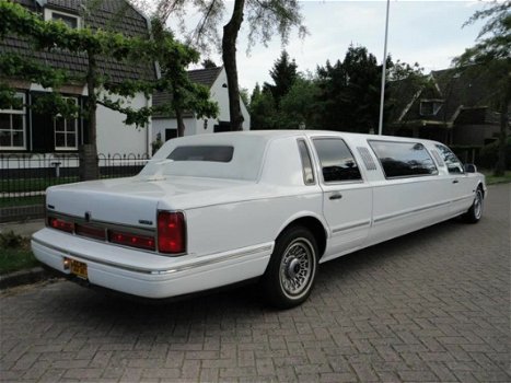 Lincoln Town Car - 4.6 9-persoons limousine, zeer netjes voor zijn leeftijd - 1