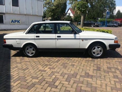 Volvo 240 - GL 2.3 - 1