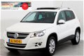 Volkswagen Tiguan - 2.0 TDI Sport en STYLE 4MOTION DSG Full-OptionsBovag Bedrijf - 1 - Thumbnail