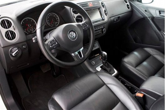 Volkswagen Tiguan - 2.0 TDI Sport en STYLE 4MOTION DSG Full-OptionsBovag Bedrijf - 1