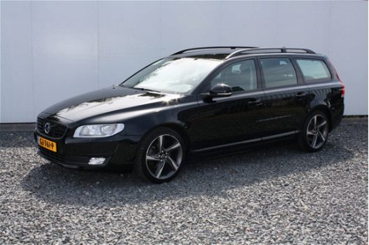 Volvo V70 - 2.0 D4 CLASSIC EDITION Airco | Cruisecontrole | Navigatie | on call | Standkachel | Zwar - 1