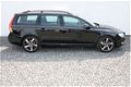 Volvo V70 - 2.0 D4 CLASSIC EDITION Airco | Cruisecontrole | Navigatie | on call | Standkachel | Zwar - 1 - Thumbnail