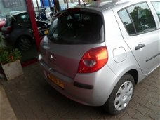 Renault Clio - 1.2-16V Special Line